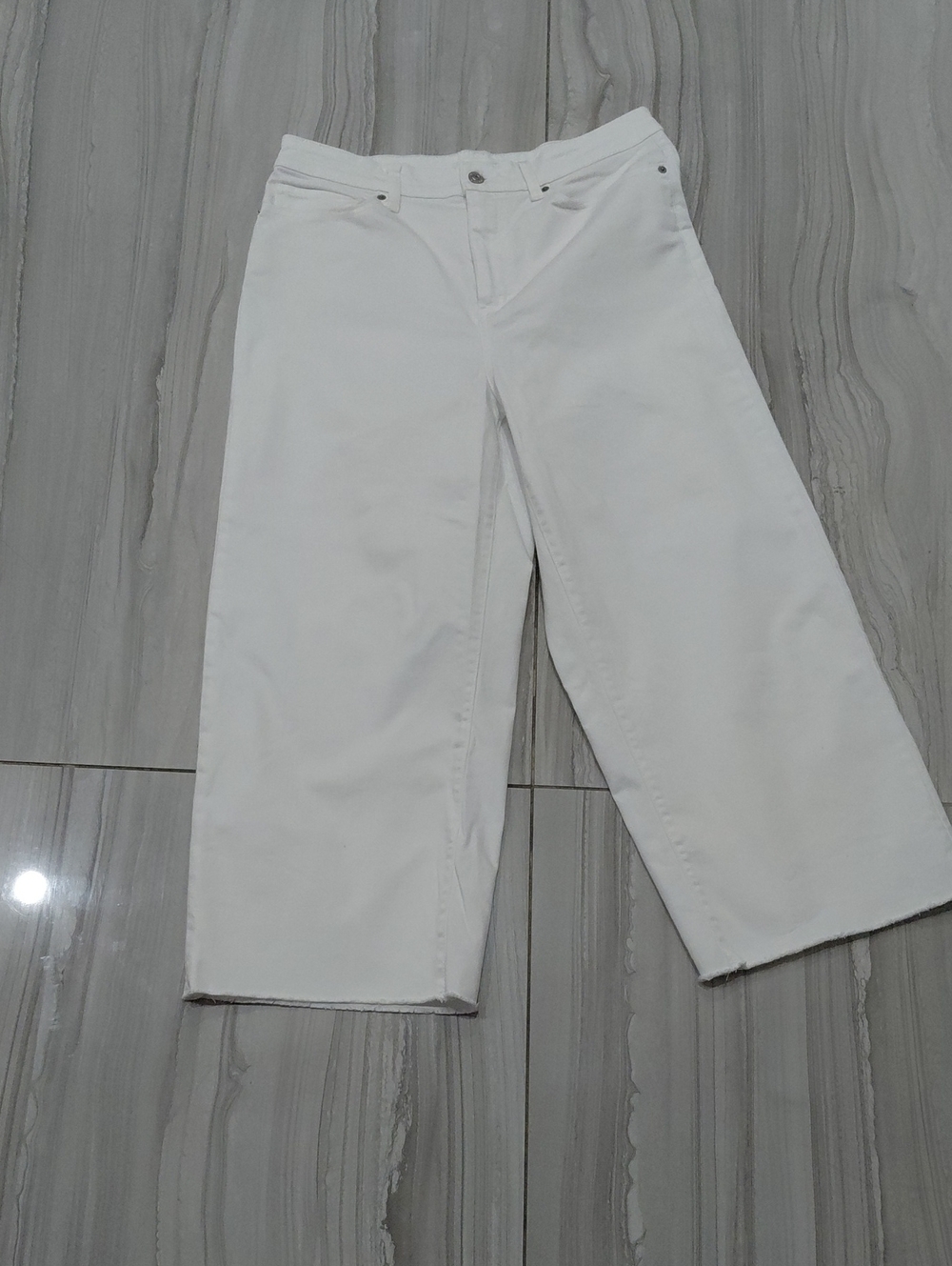 Uniqlo White Cropped Wide-Leg Jeans